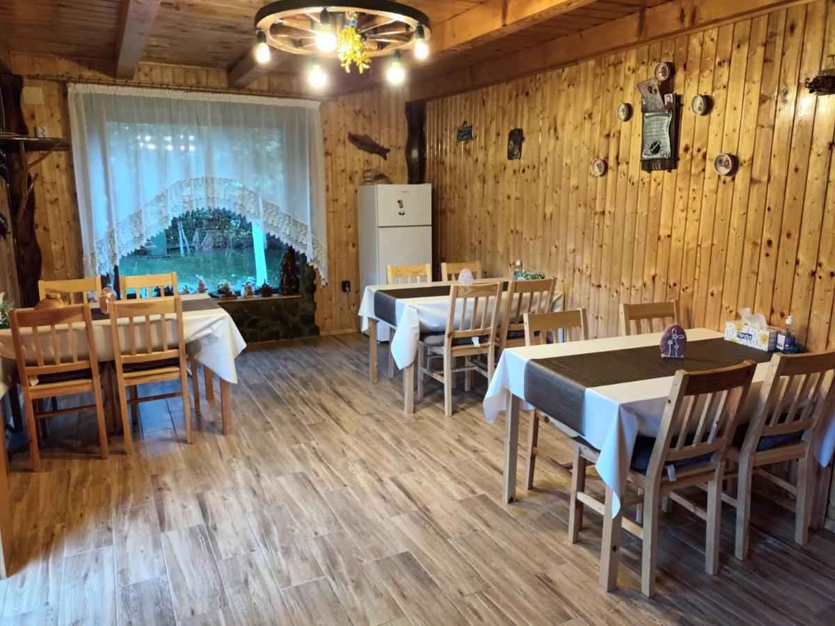 Casa Bunicii Hotell Costeşti Exteriör bild