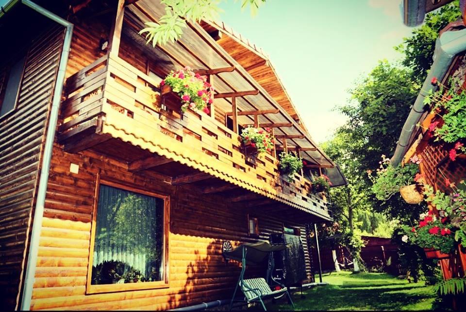 Casa Bunicii Hotell Costeşti Exteriör bild