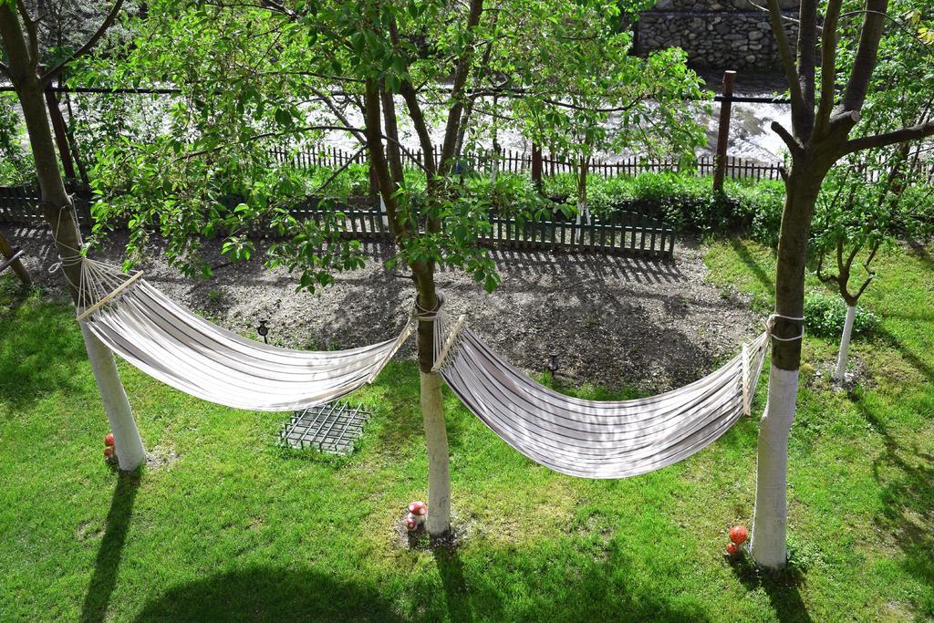 Casa Bunicii Hotell Costeşti Exteriör bild